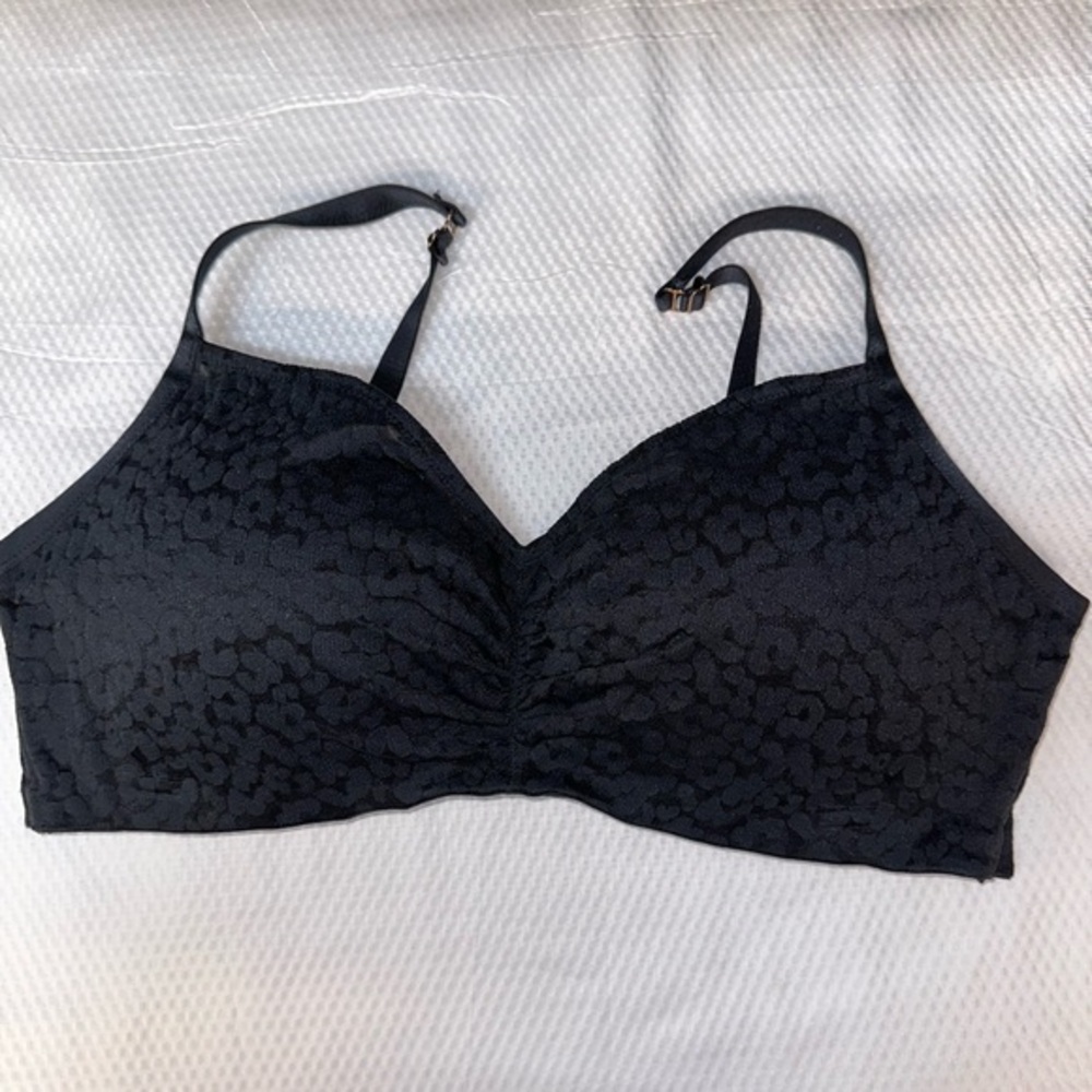 Savage X Fenty Black Lace-Textured Wireless Bra Top
